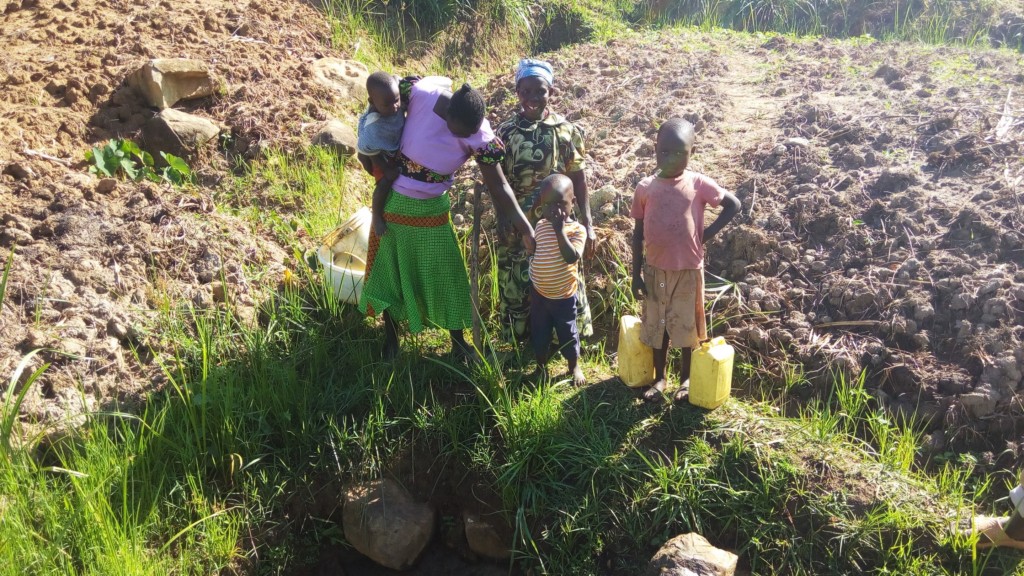 The Water Project : 1-kenya4754-amboka-family