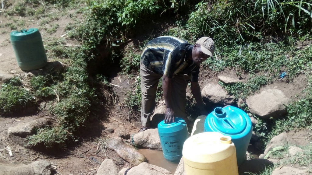 The Water Project : 1-kenya4739-zablon-fetching-water-at-matunda-spring
