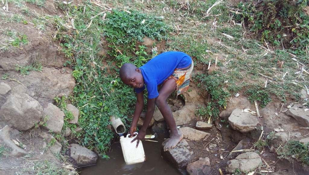 The Water Project : 4-kenya4737-fetching-water