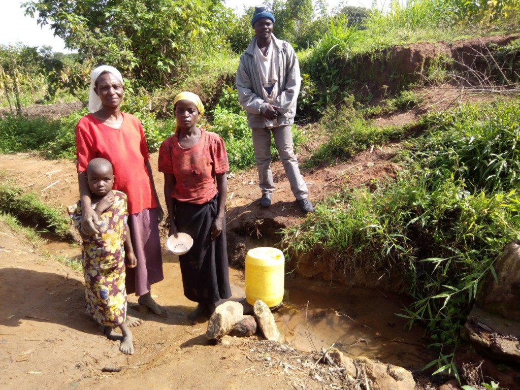 The Water Project : 2-kenya4847-fetching-water