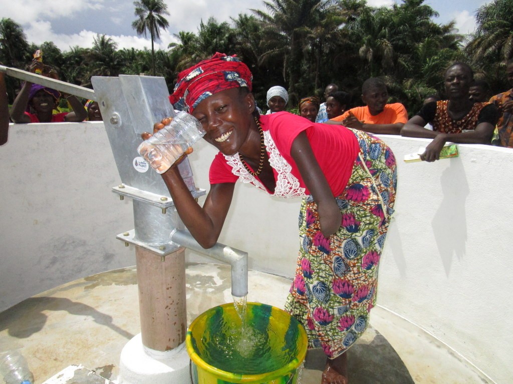 The Water Project : 23-sierraleone5121-clean-water