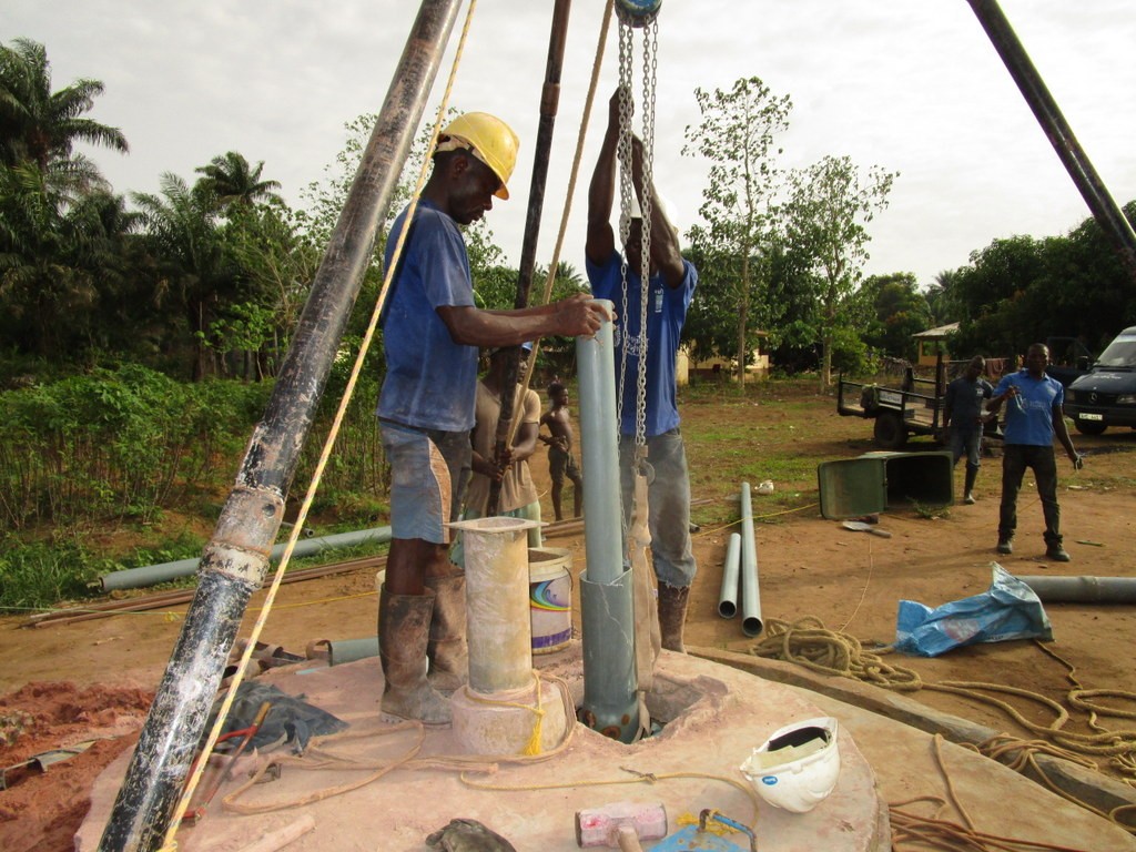 The Water Project : 7-sierraleone5121-drilling