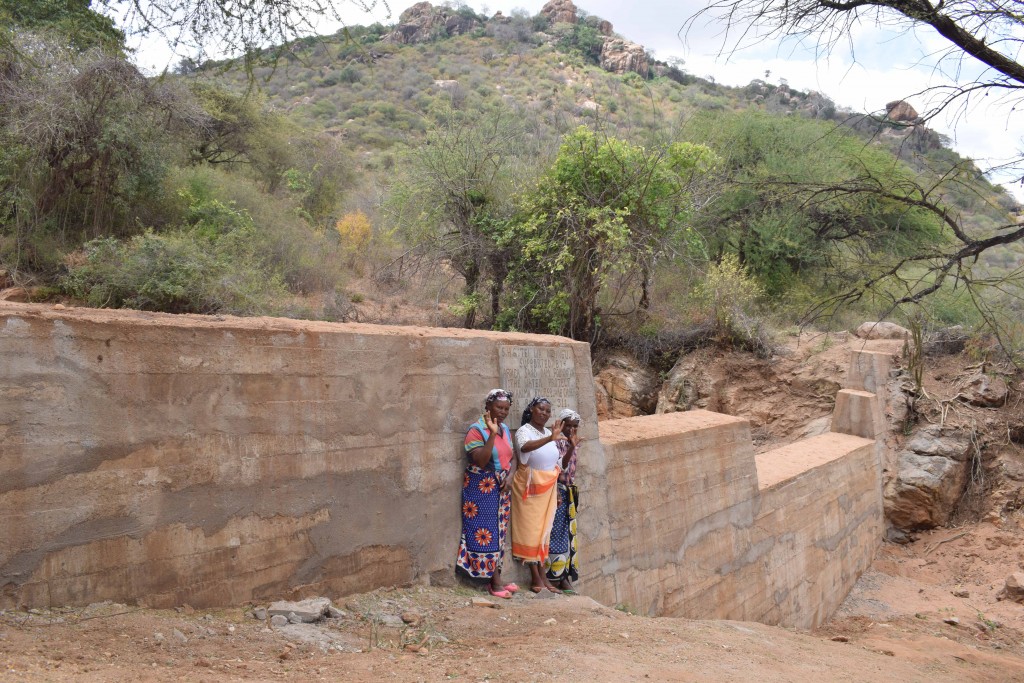 The Water Project : 14-kenya4772-finished-sand-dam