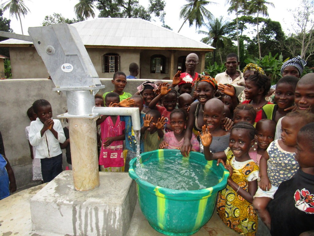 The Water Project : 21-sierraleone5124-clean-water