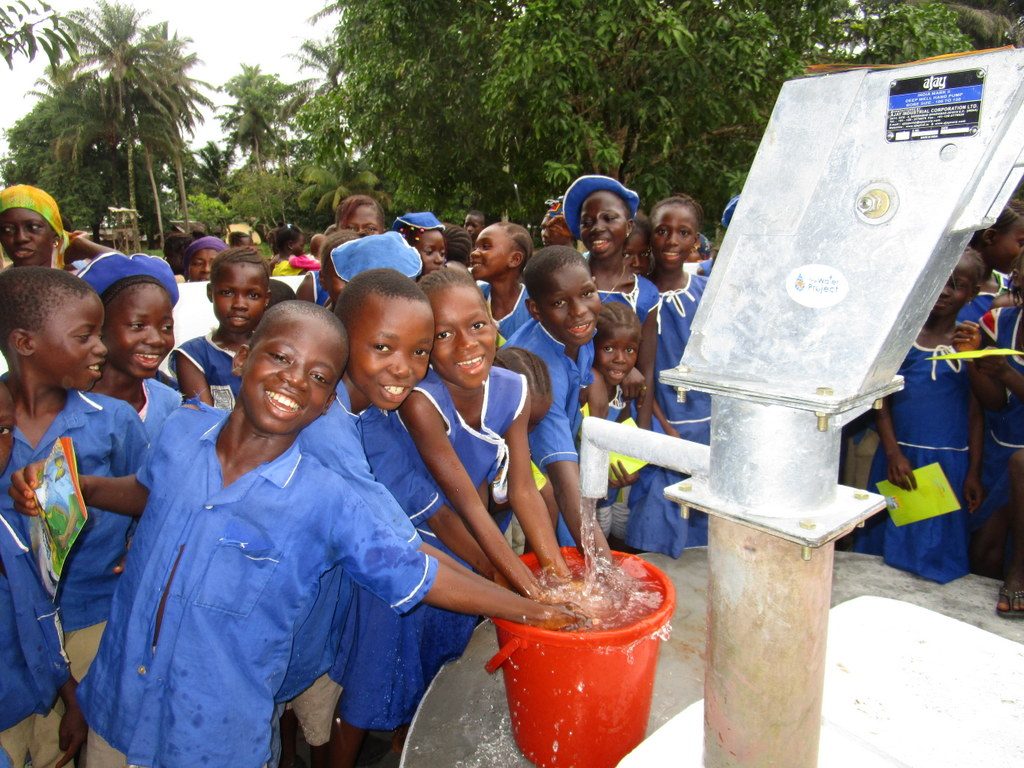 The Water Project : 22-sierraleone5126-clean-water