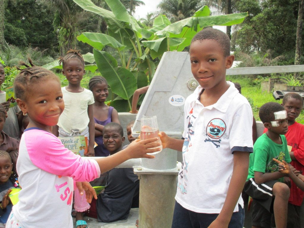 The Water Project : 31-sierraleone5128-clean-water
