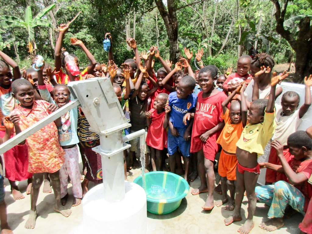 The Water Project : 28-sierraleone18250-clean-water
