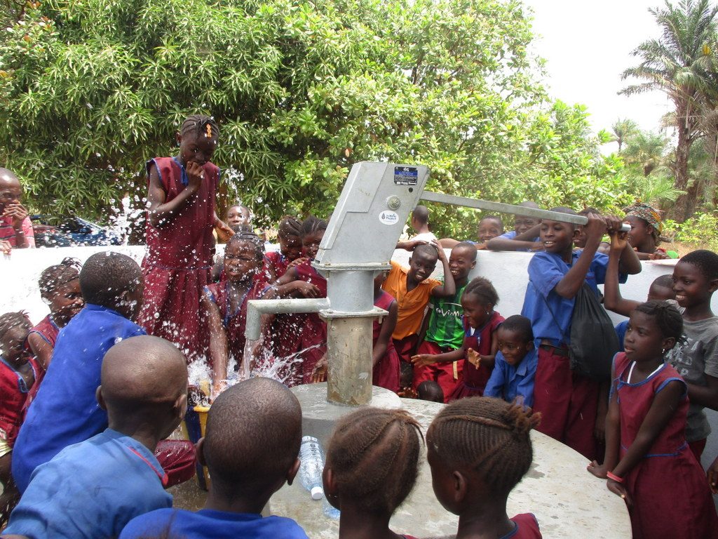 The Water Project : sierraleone18276-clean-water