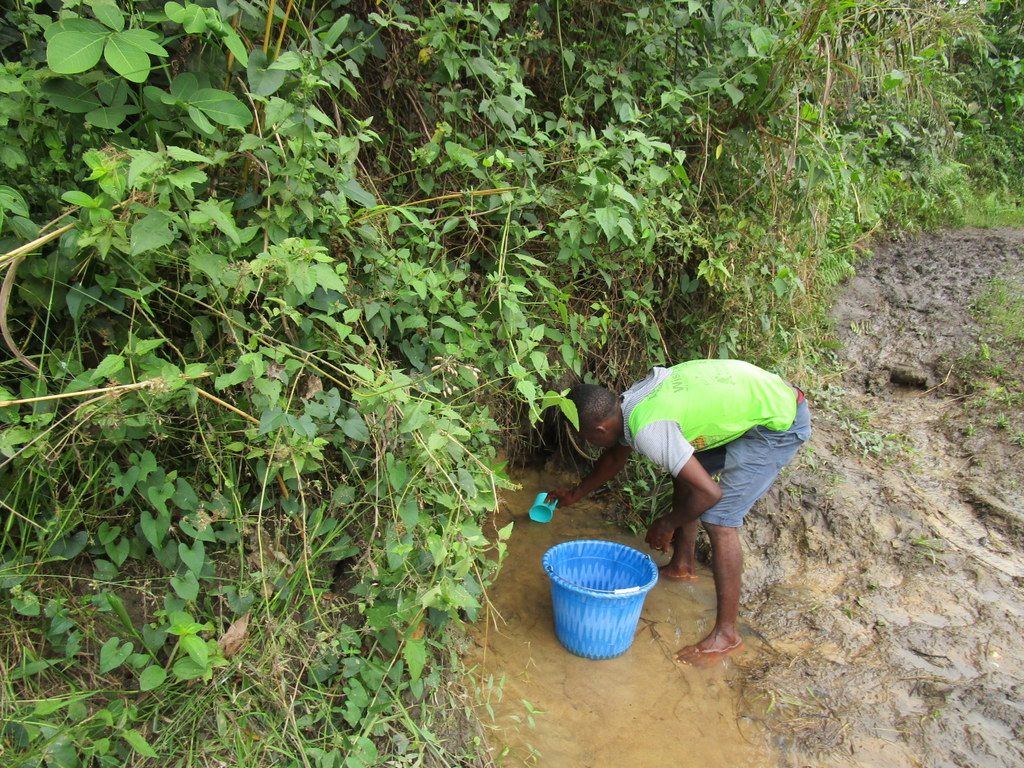 The Water Project : 7-sierraleone18262-fetching-water