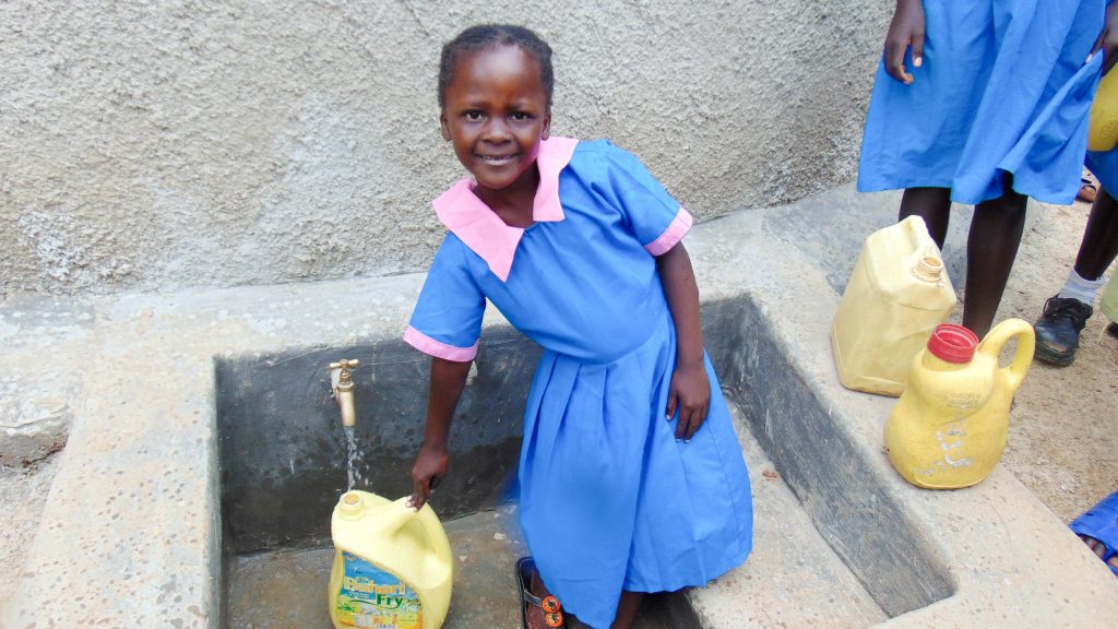 The Water Project : 26-kenya18040-clean-water
