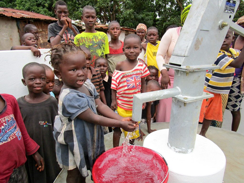 The Water Project : 29-sierraleone18265-clean-water