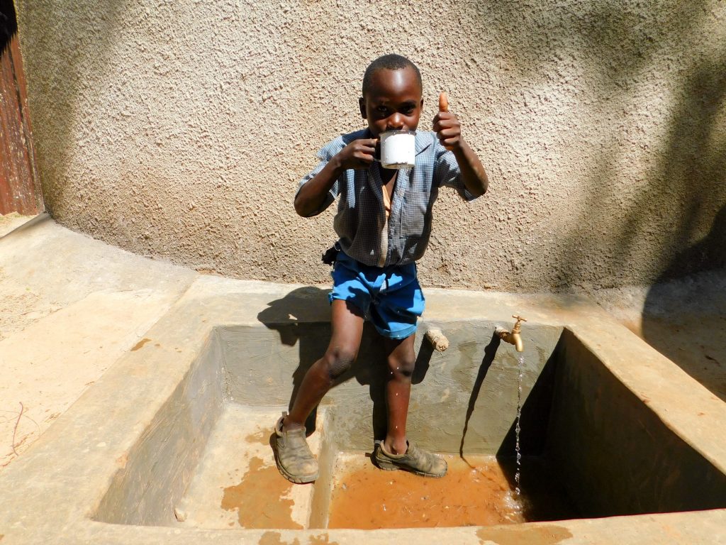 The Water Project : 35-kenya18044-clean-water