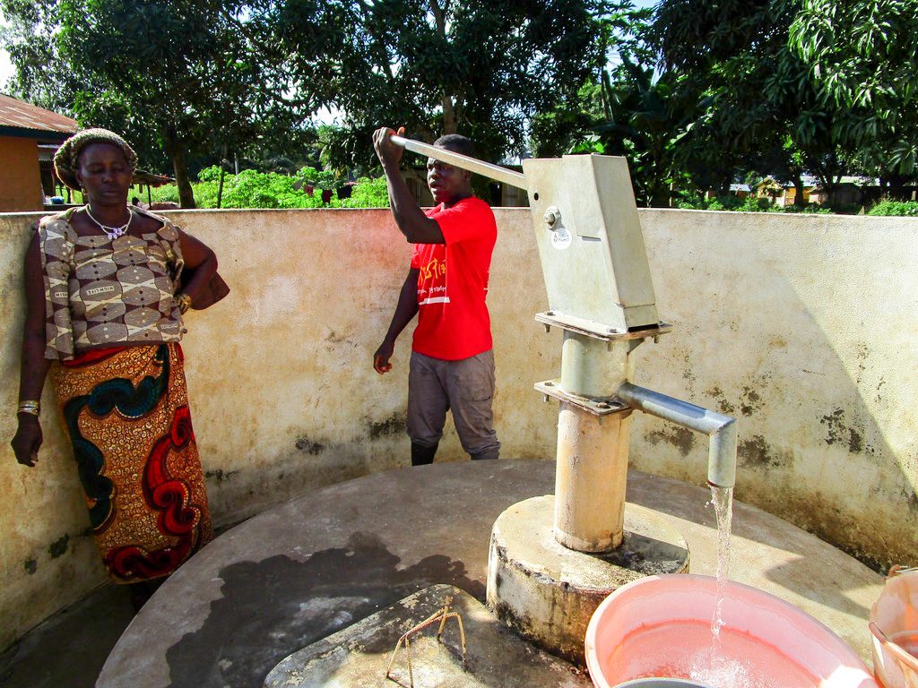 The Water Project : 2-sierraleone5111-a-year-with-water
