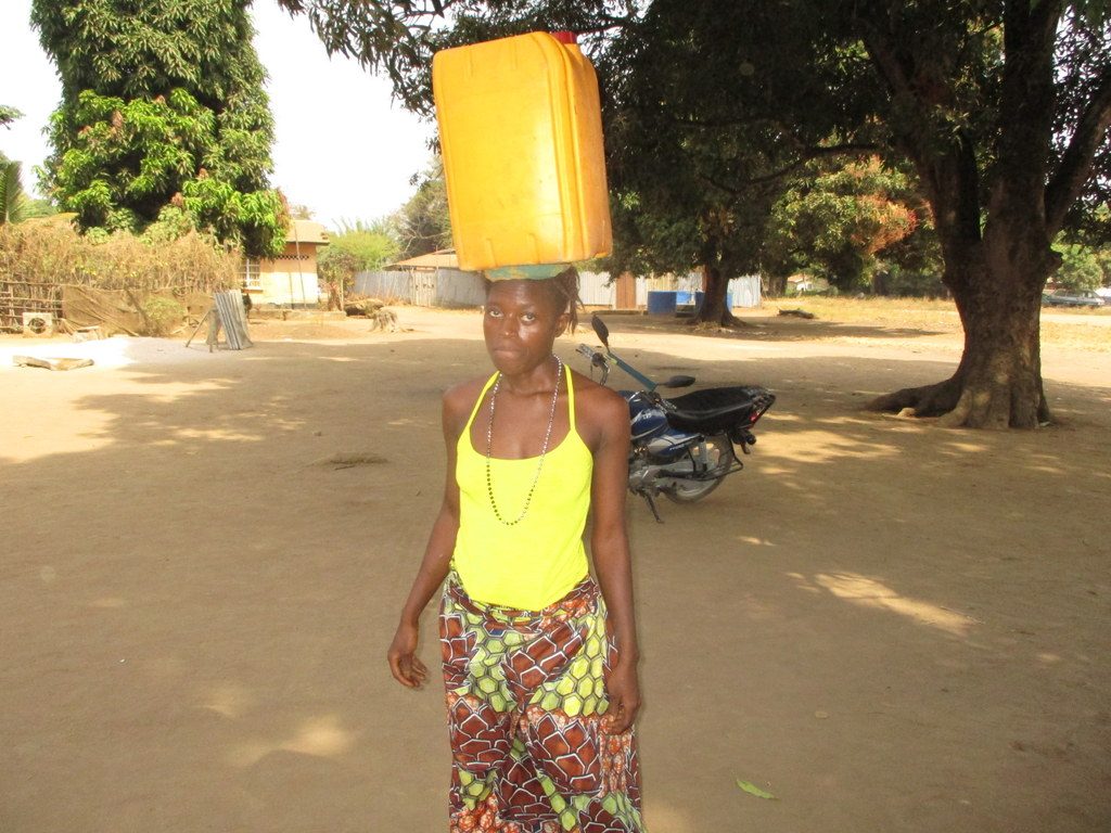 The Water Project : sierraleone19276-carrying-water