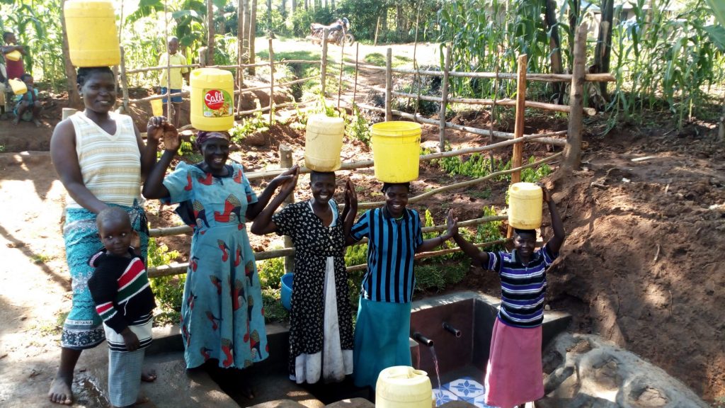 The Water Project : 31-kenya19141-stronger-together