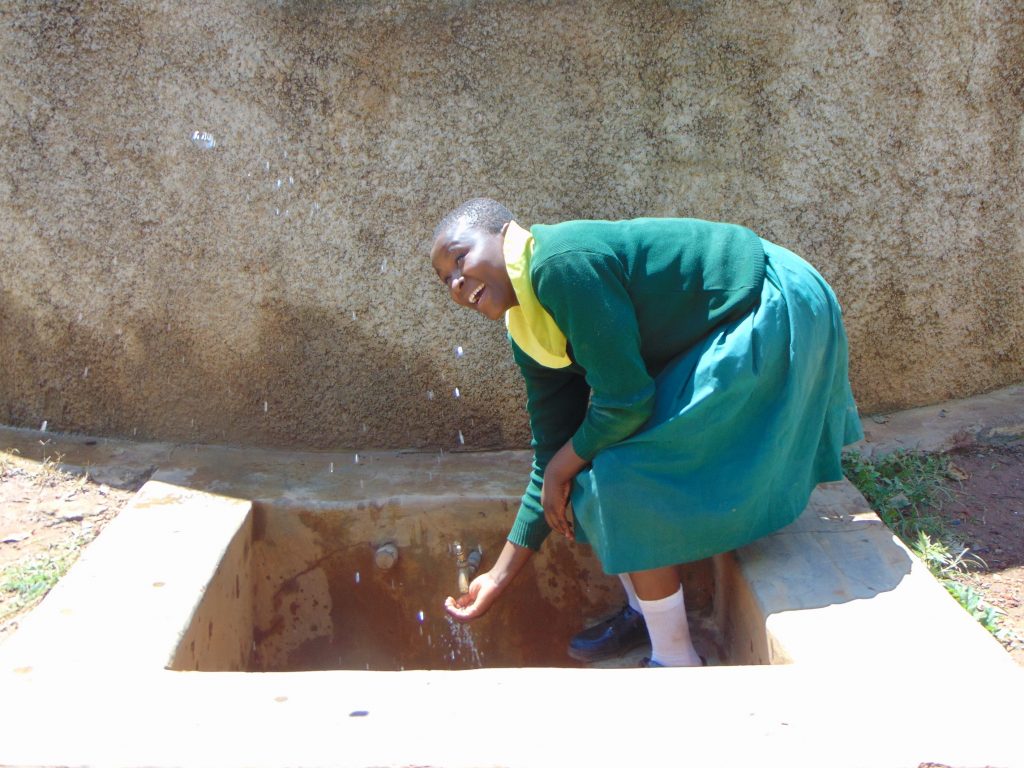 The Water Project : 2-kenya18058-charity-makes-a-splash