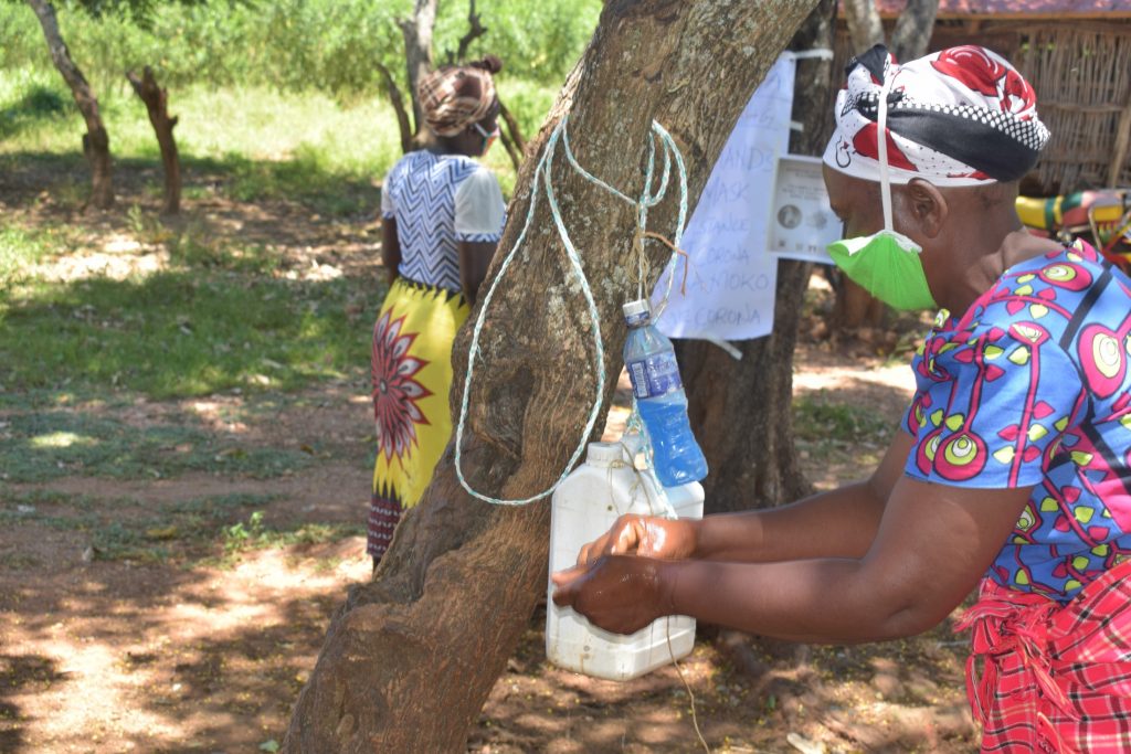 The Water Project : kenya18178-covid19-handwashing
