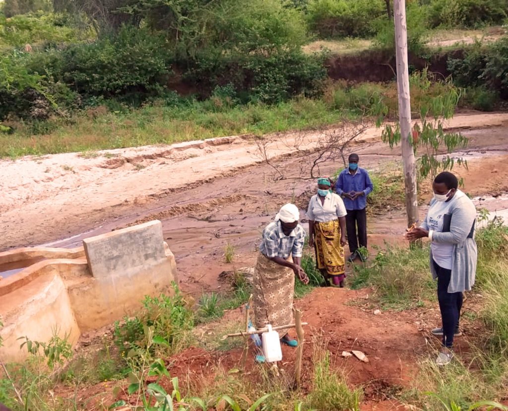 The Water Project : covid19-kenya19225-handwashing