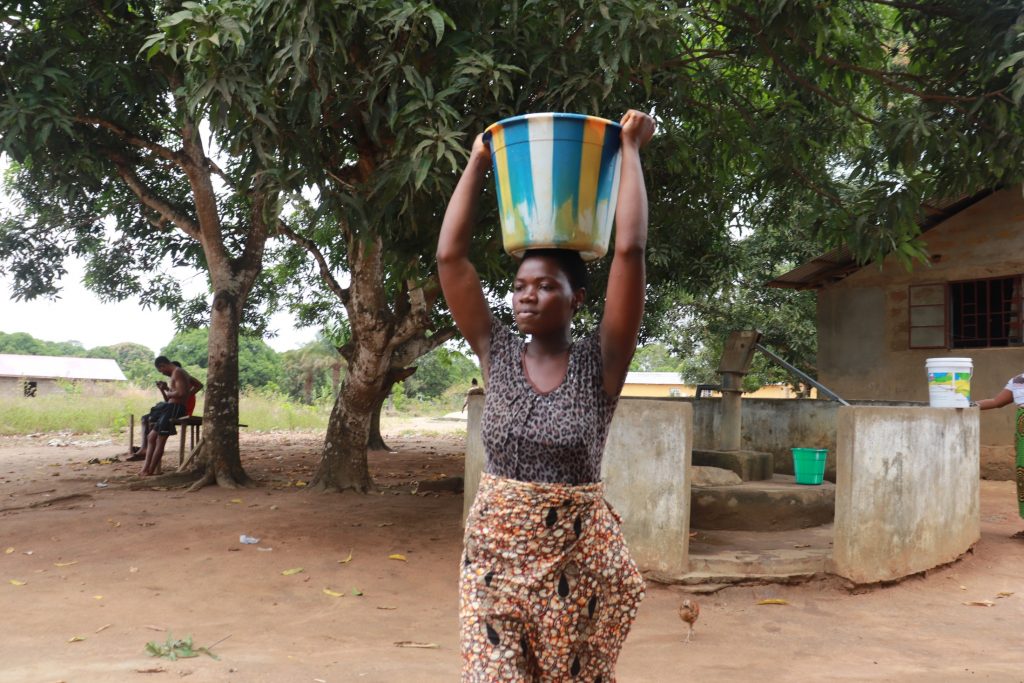 The Water Project : sierraleone21568-lady-carrying-water-1