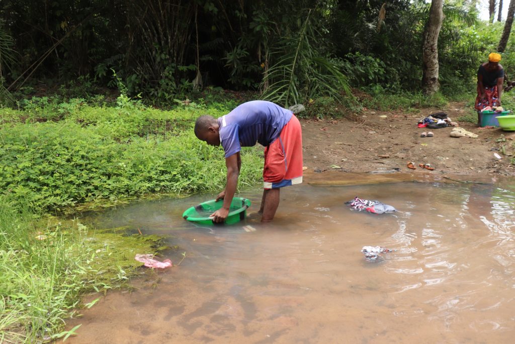 The Water Project : sierraleone21572-collecting-swamp-water