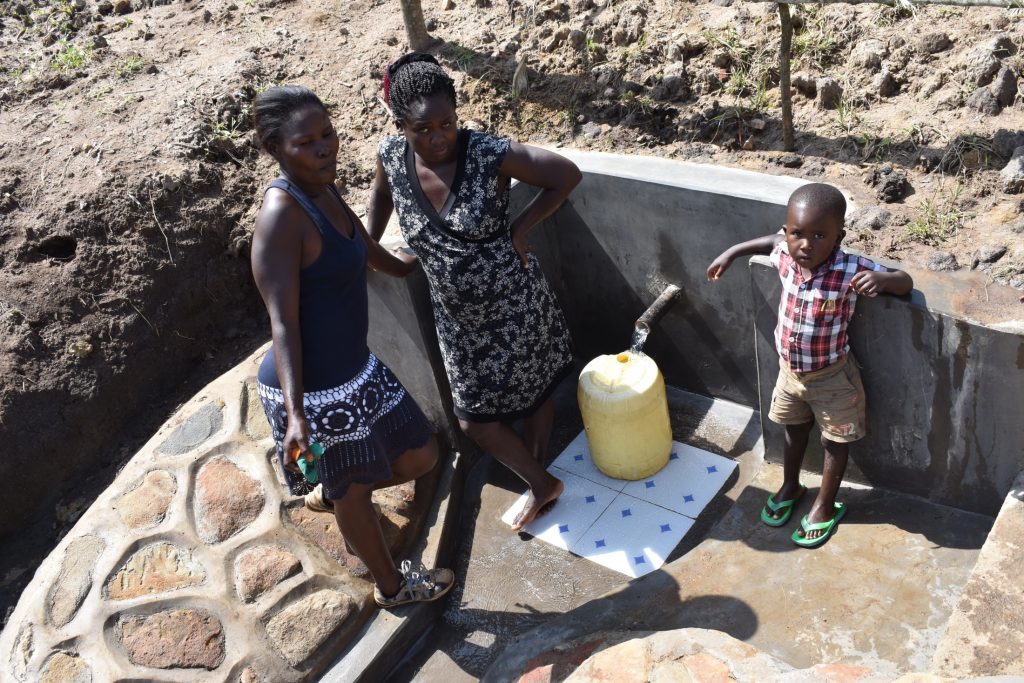 The Water Project : kenya21325-at-the-water-point