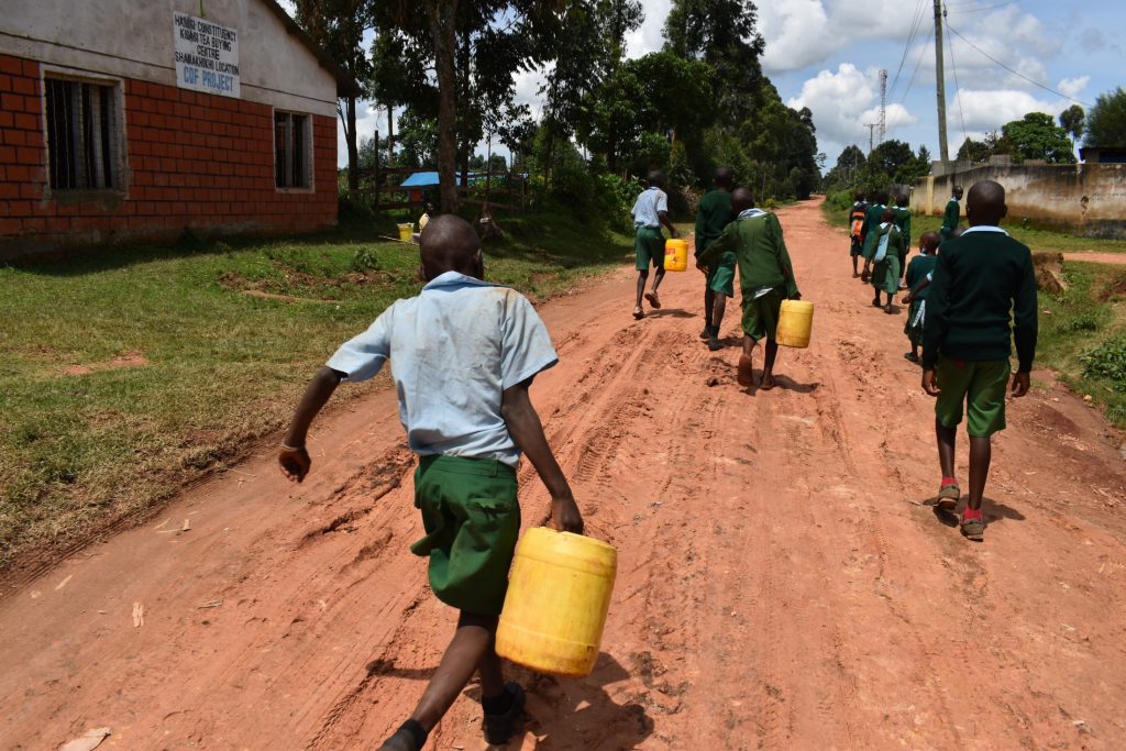 The Water Project : kenya22210-carrying-water-6