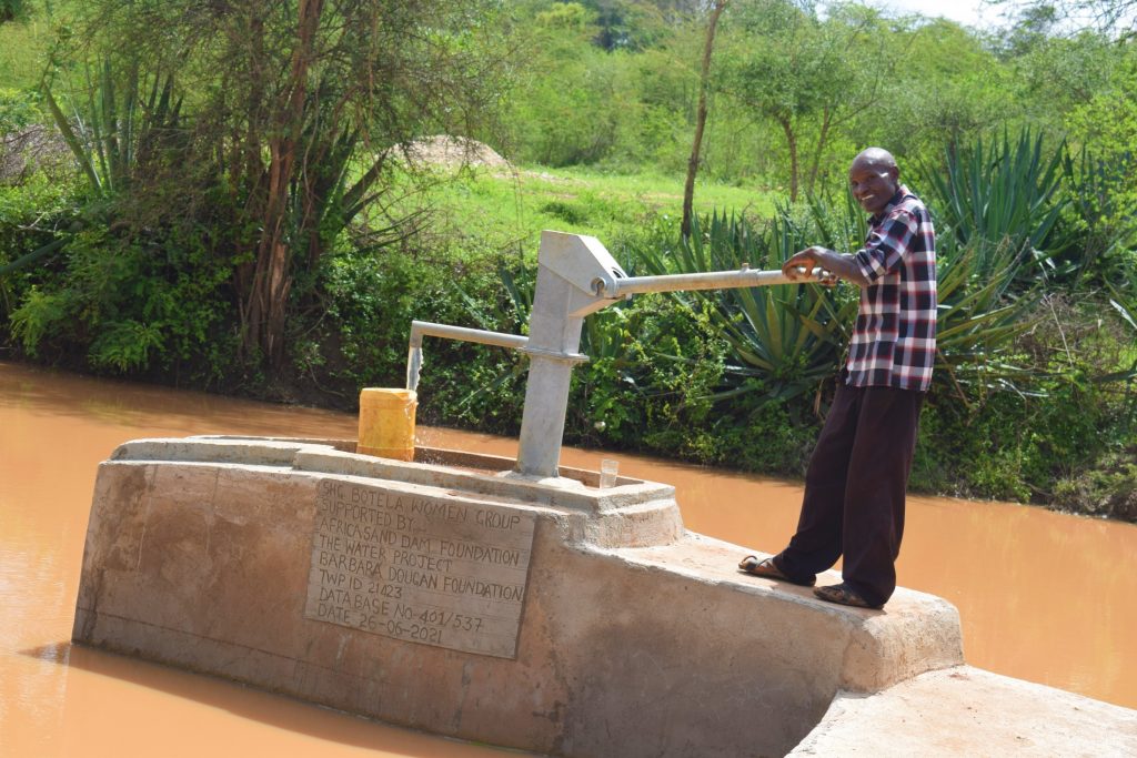 The Water Project : kenya21422-clean-water-3