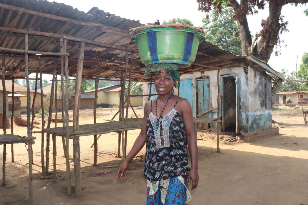 The Water Project : sierraleone22618-woman-street-trading-2