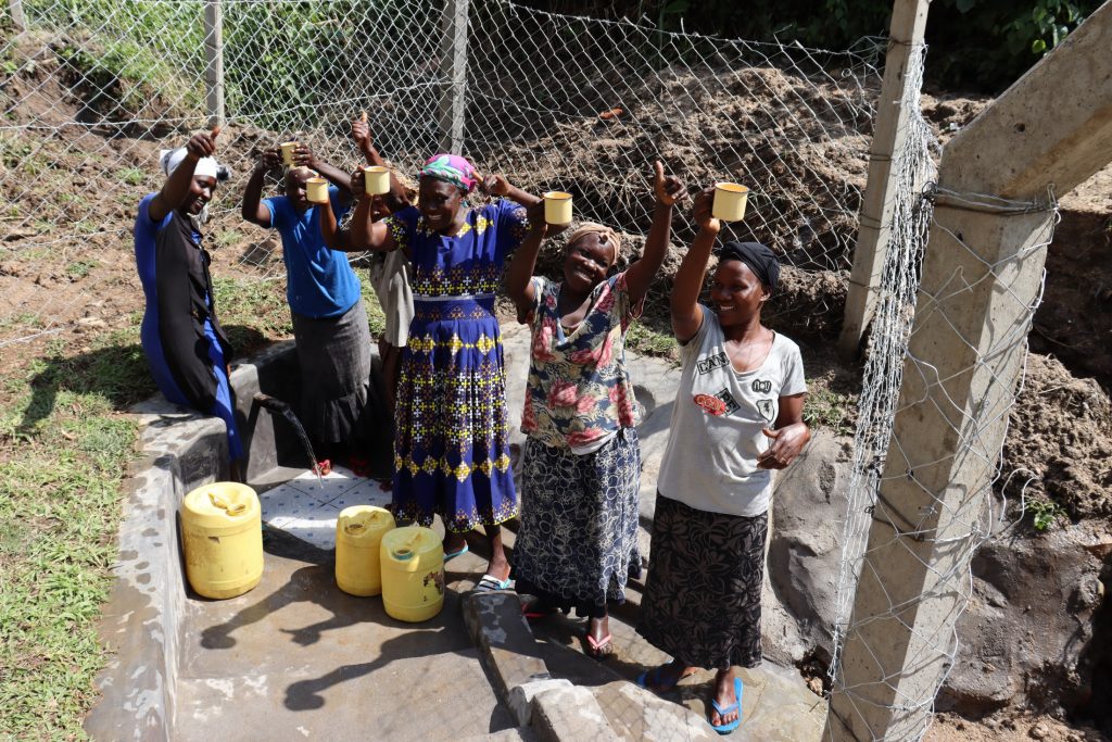 The Water Project : kenya22039-1-1-happy-community