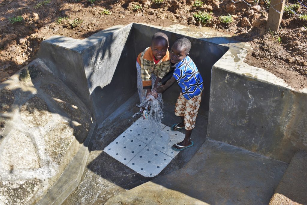 The Water Project : kenya22077-0-splashing-water-1